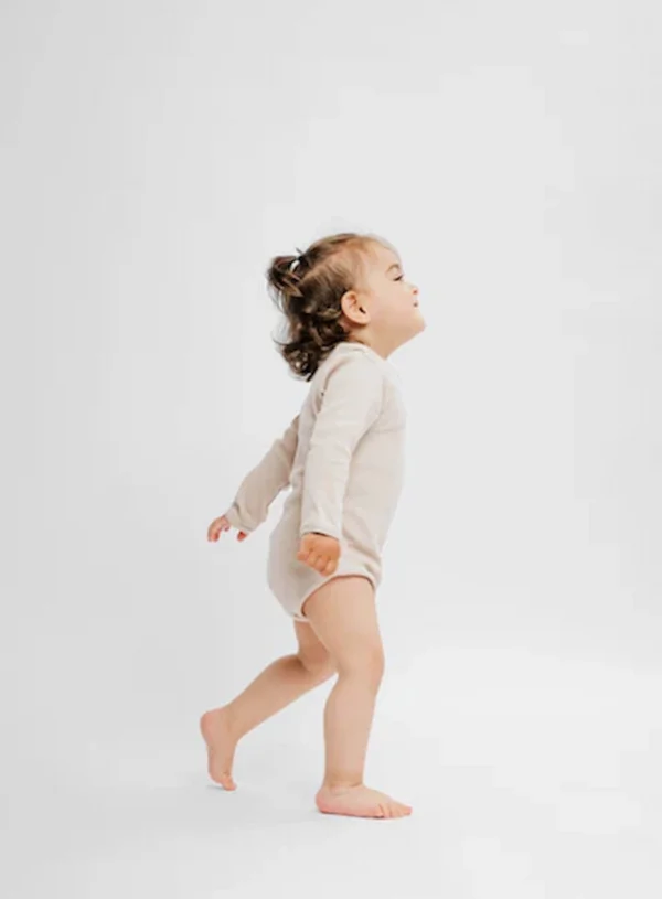 Langærmet body i rib på baby