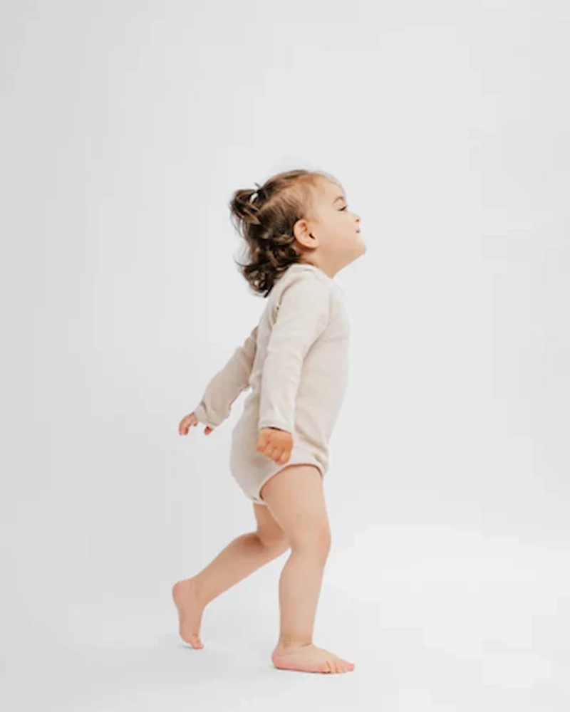 Langærmet body i rib på baby