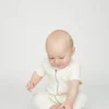 Heldragt04_vanilla kortærmet heldragt på baby