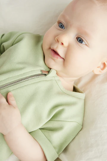 kortærmet heldragt på baby