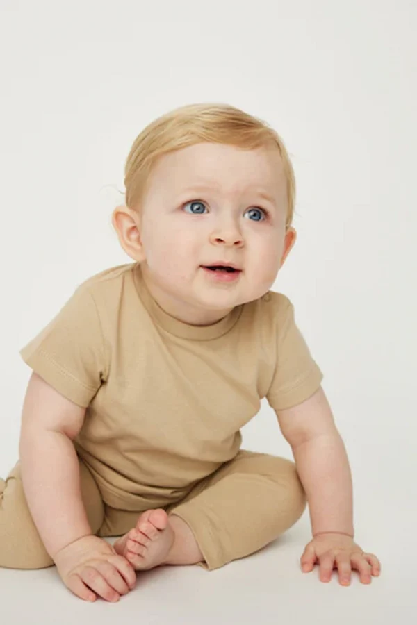 kortaermettshirt02_oat Kortærmet t-shirt på baby