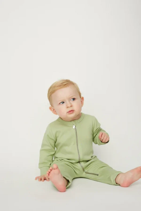 langaermetsovedragt05_sage langærmet heldragt på baby