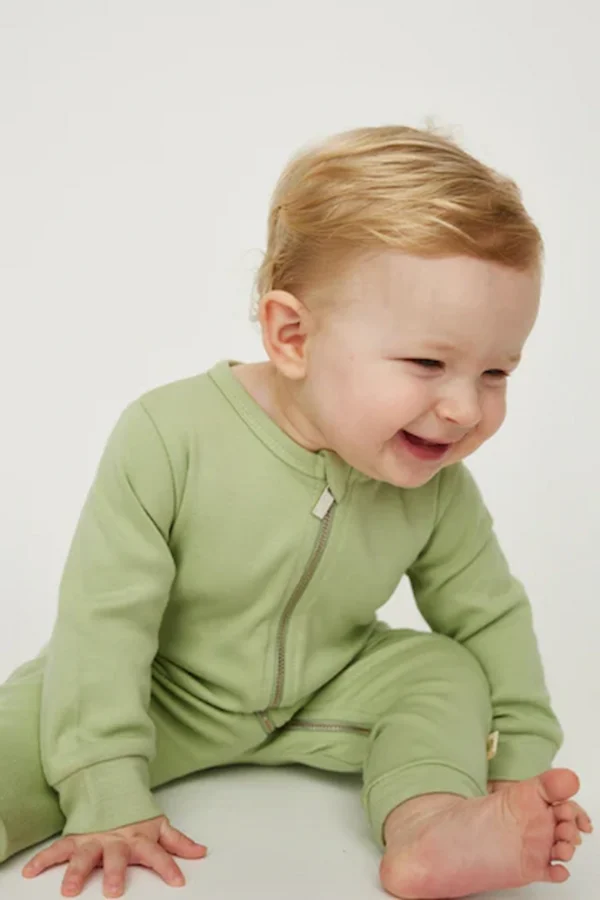 langaermetsovedragt02_sage langærmet heldragt på baby