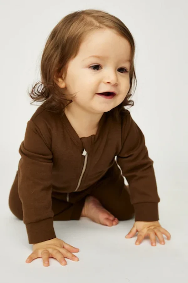 langaermetsovedragt03_coffee Langærmet heldragt på baby